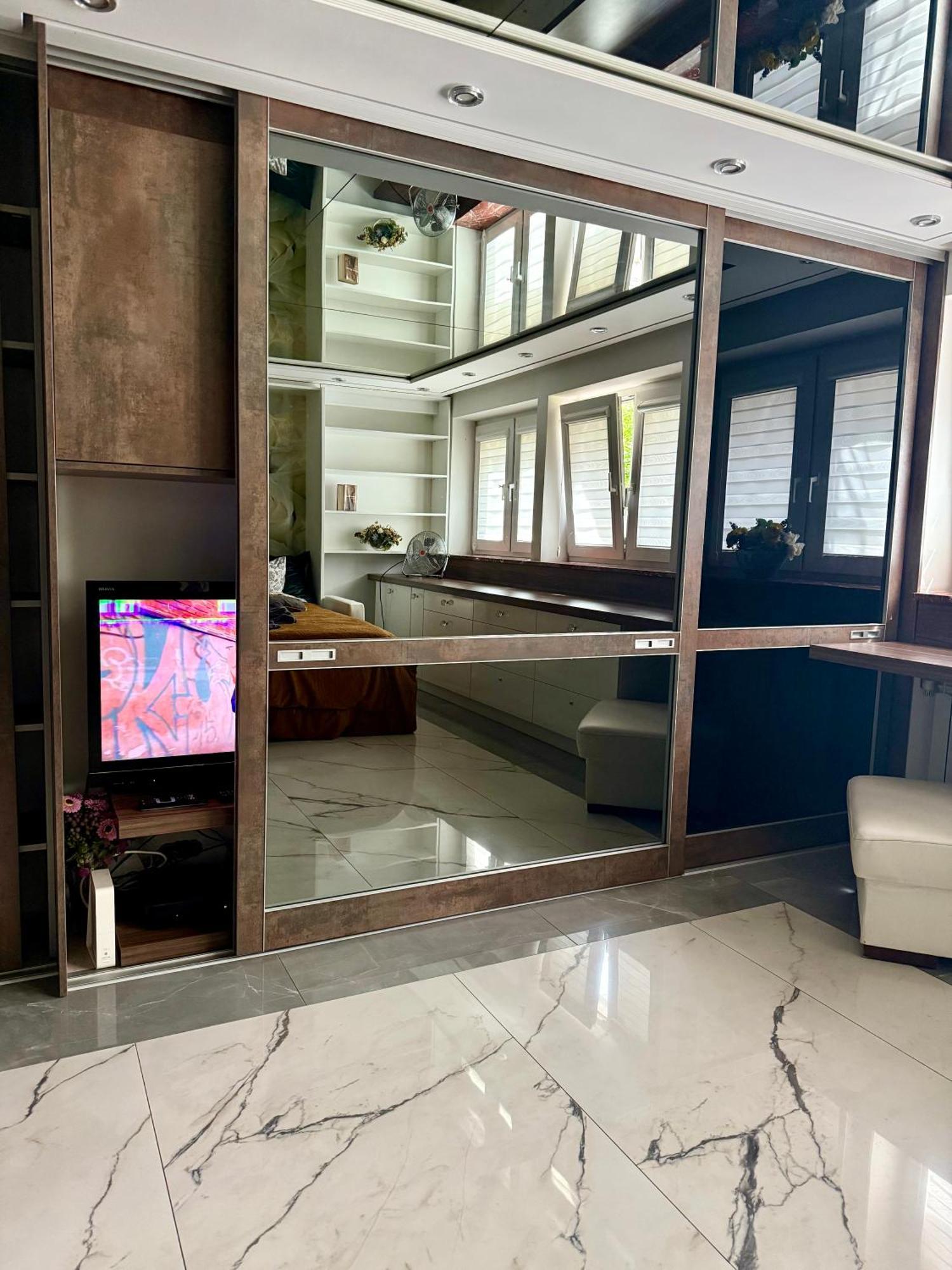 Deluxury Mirror Apartament Centrum Varşovia Exterior foto