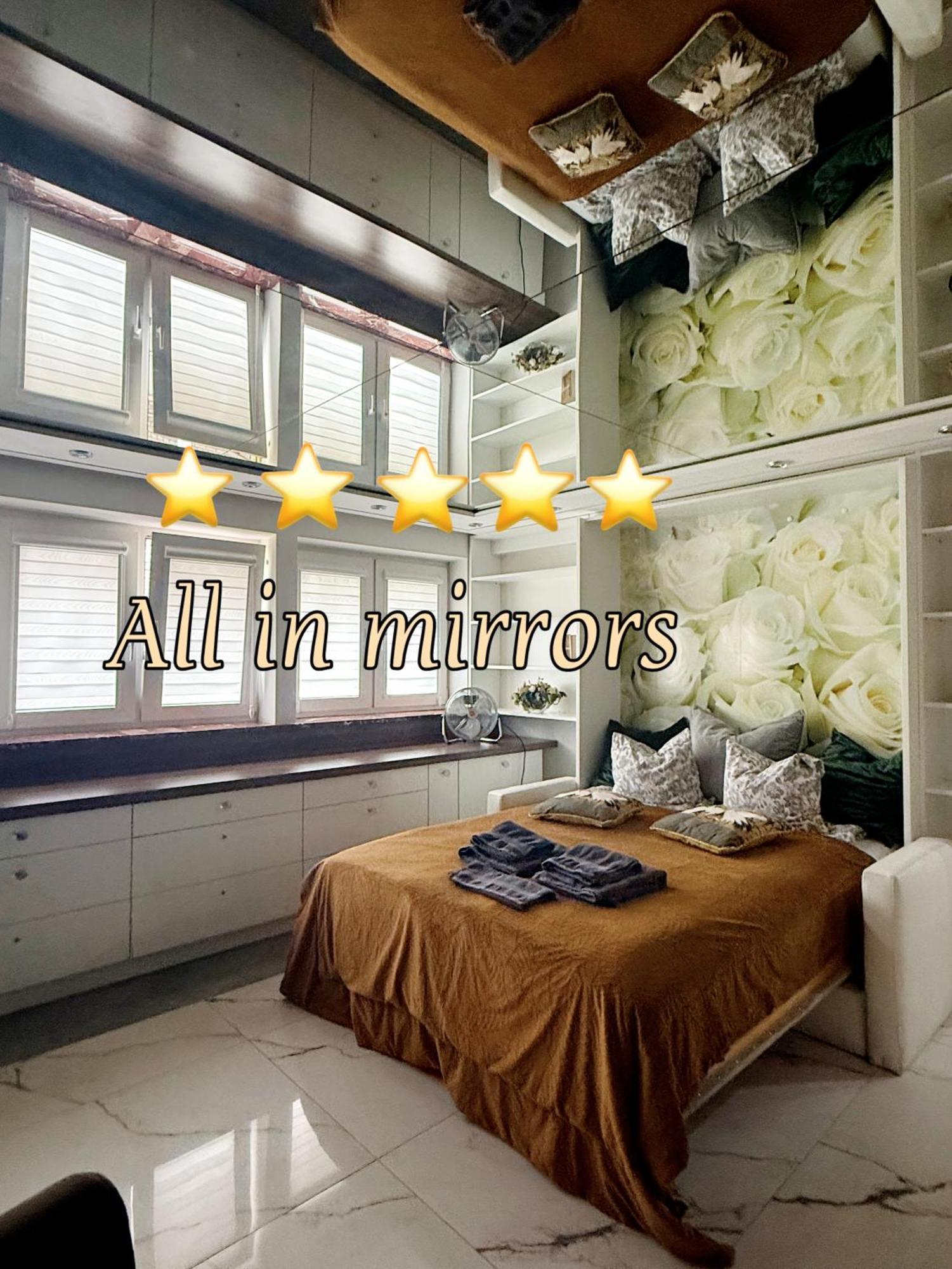 Deluxury Mirror Apartament Centrum Varşovia Exterior foto